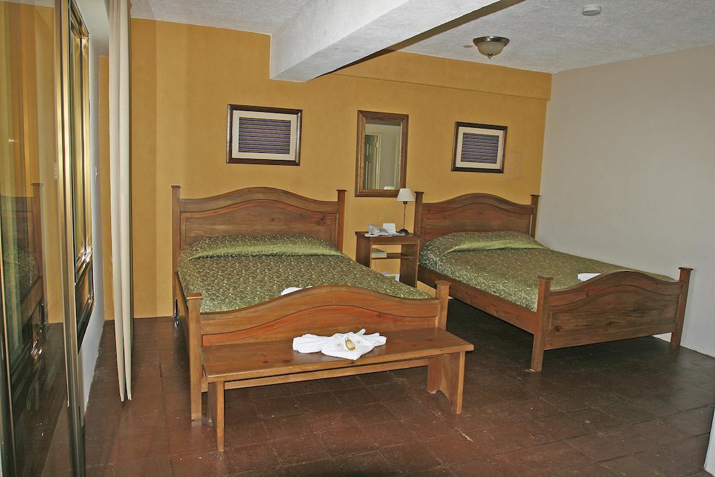 Hotel La Riviera De Atitlan Panajachel Phòng bức ảnh